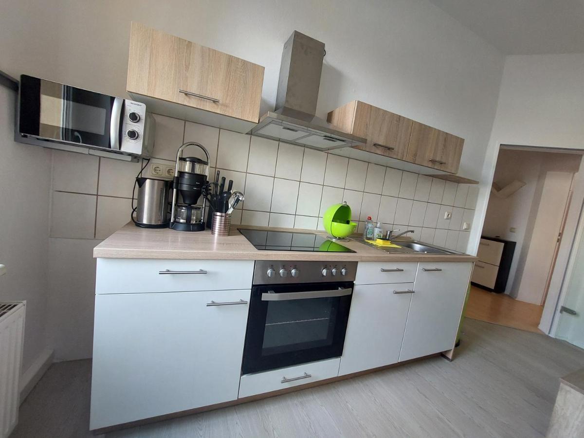 Schoene Zwei-Zimmer-Wohnung "W2" Mit 4 Einzelbetten Und Wlan In Zwenkau Bei Leipzig Im Neuseenland Buitenkant foto