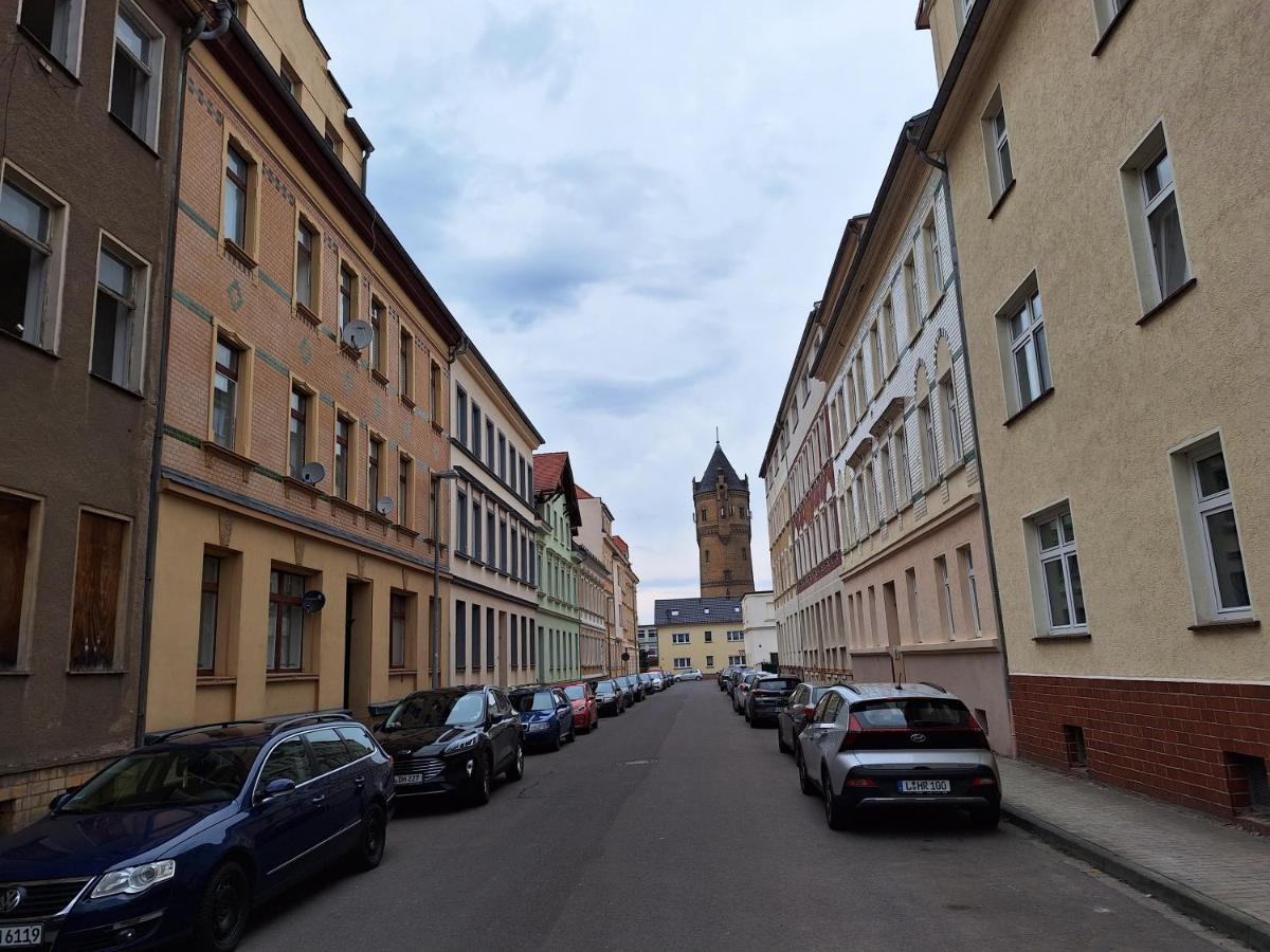 Schoene Zwei-Zimmer-Wohnung "W2" Mit 4 Einzelbetten Und Wlan In Zwenkau Bei Leipzig Im Neuseenland Buitenkant foto